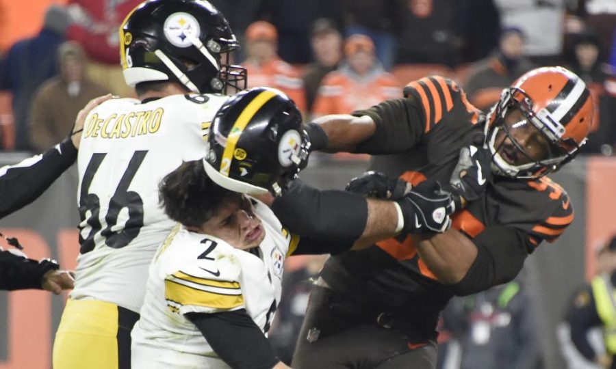 Steelers-Browns+Helmet+Incident+Stirs+Controversy
