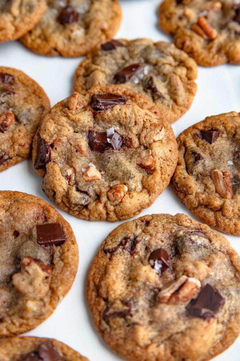 Crisp and chewy chocolate chip pecan cookies
, Cheryl Norris. CC BY 3.0